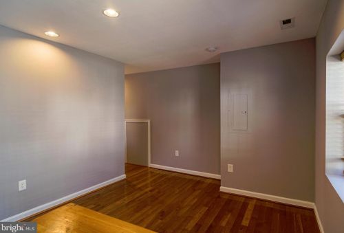 445 20th St, Washington DC  20002-4704 exterior