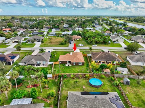 2356 Savona Blvd, Fort Pierce FL  34953-2215 exterior