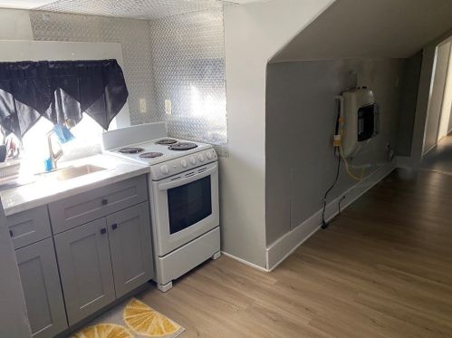 31 Vernon St, Worcester MA 01610-1996 exterior