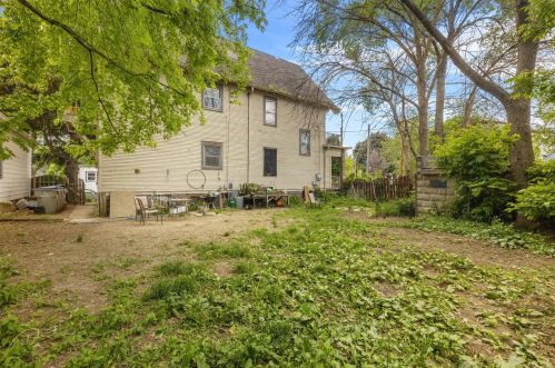 703 Locust St, Milwaukee WI 53206-0032 exterior