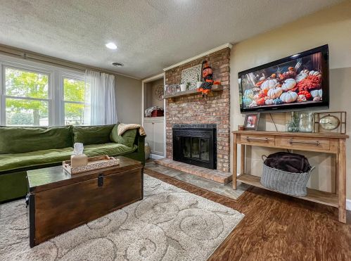 28985 Middle Xing Rd, Dowagiac MI 49047-8204 exterior