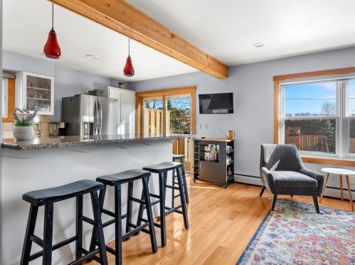 1357 Hubbard Cir, Manitowoc, WI 54220-1506