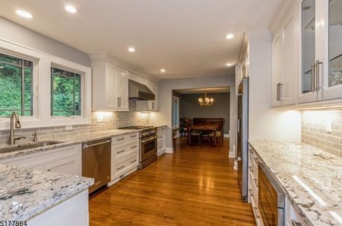 1401 Outlook Dr, Mountainside NJ 07092-1412 exterior