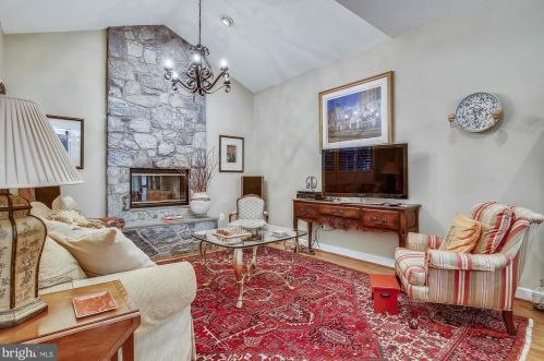 1276 Beverly Rd, Mc Lean VA 22101-2834 exterior