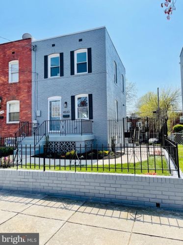 4533 Eads Pl, Washington DC  20019-4764 exterior