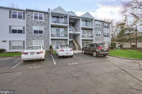 6 Aspen Ct, Trenton NJ  08619-4601 exterior