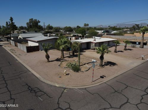 3002 Charter Oak Rd, Phoenix AZ 85032-7449 exterior