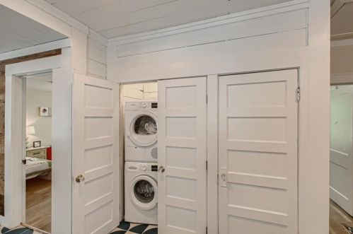 3901 Becker Ave, Austin TX 78751-5209 exterior