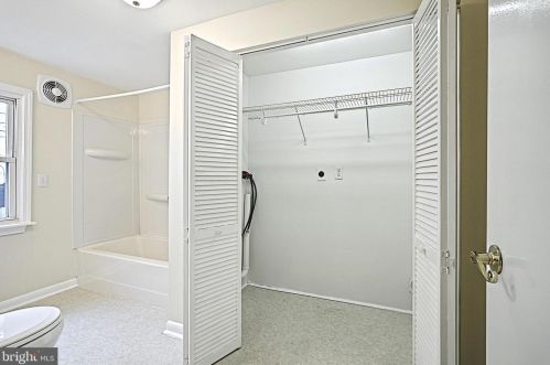 645 Broadway, Hanover PA 17331-2504 exterior