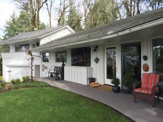 3220 Crestview Dr, Salem OR  97302-5907 exterior