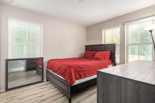 2032 77th Ln, Phoenix AZ 85033-4925 exterior