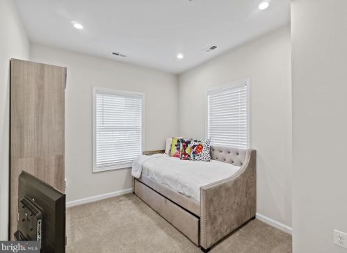 5925 Foote St, Washington DC 20019-6943 exterior