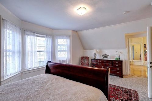 172 Pond St, Woonsocket RI  02895-2007 exterior