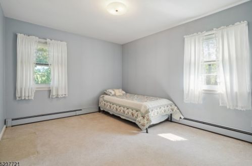 72 Fellswood Dr, Livingston NJ 07039-2238 exterior