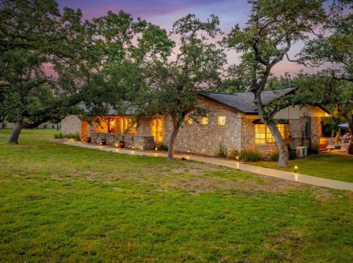 9604 Flintrock Cir, Austin TX 78737-1113 exterior