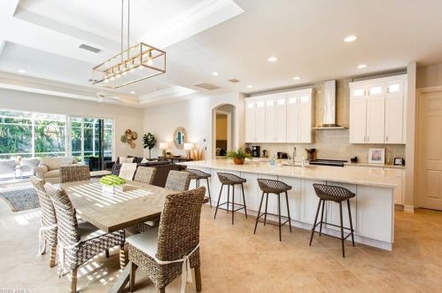 590 110th Ave, Naples, FL 34108-1816