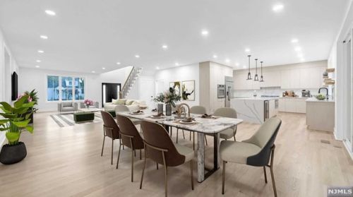 22 Lois Ave, Demarest NJ  07627-2220 exterior