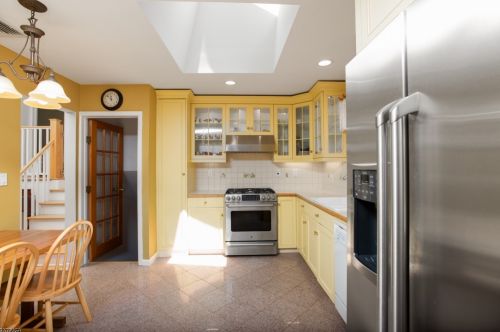 104 Dogwood Ln, Berkeley Heights, NJ 07922-2328