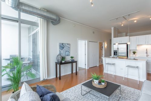 1819 Michigan Ave, Chicago, IL 60616-4638