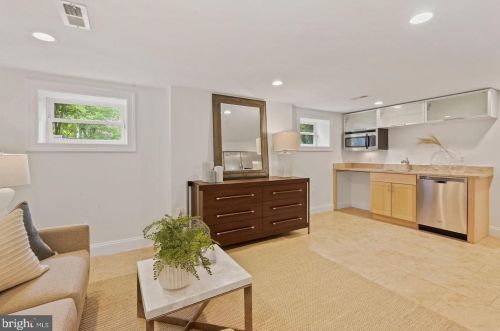 1533 Capitol St, Washington DC  20003-1508 exterior