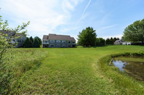 8690 Oakland Hl Cir, Kalamazoo MI 49024-5298 exterior