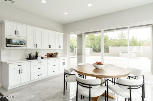 5801 30th St, Phoenix AZ  85016-2401 exterior