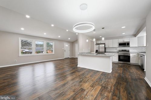 10700 Huntwood Dr, Silver Spring MD  20901-1524 exterior