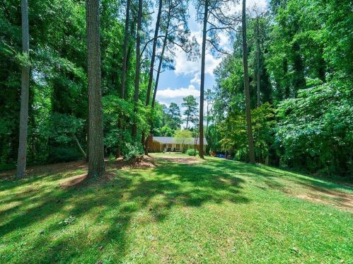 5805 Mitchell Rd, Atlanta, GA 30328-4813