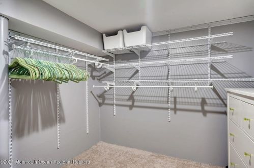 46 Brookside Rd, Edison NJ 08817-4618 exterior