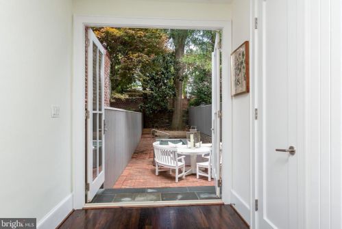 3137 O St, Washington DC 20020-3620 exterior