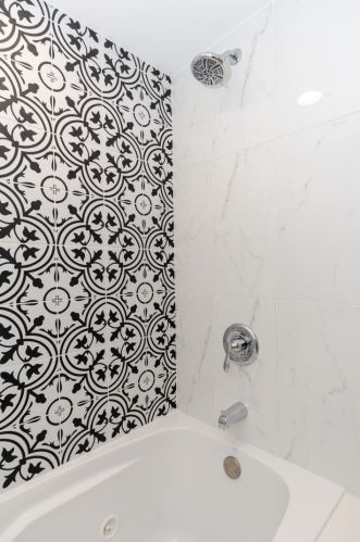 7614 Chappel Ave, Chicago IL 60649-4129 exterior