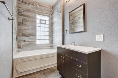 2024 55, Milwaukee WI 53220-2045 exterior