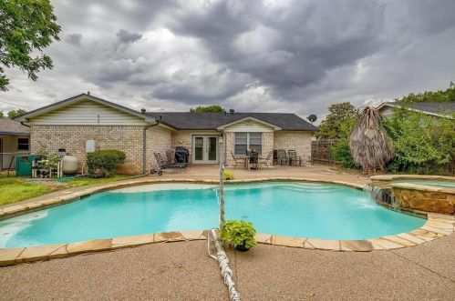 408 Douglas St, Burleson TX 76028-3547 exterior