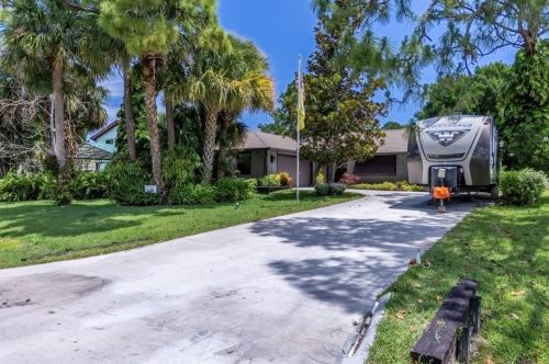 5200 Sunset Blvd, Fort Pierce, FL 34982-3875