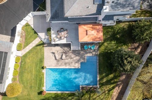 31 Craig Dr, Huntington Station NY 11746-4704 exterior