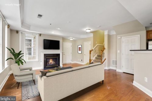 7146 Huntley Creek Pl, Alexandria, VA 22306-5110