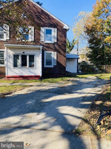 1003 Ironside Rd, Camden NJ 08104-2844 exterior