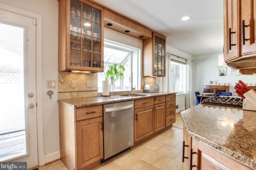 1841 Birch Rd, Mc Lean VA 22101-5317 exterior