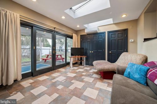 17 Morningside Dr, Trenton NJ 08618-4914 exterior