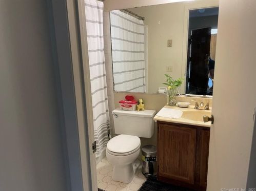 187 Flax Hill Rd, Norwalk CT 06854-2847 exterior