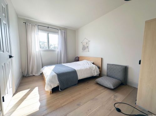 4 Cutchogue Ln, Commack NY  11725-4207 exterior