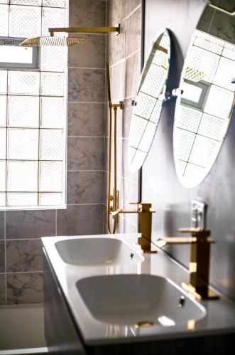 5451 Cherry St, Milwaukee WI  53208-2106 exterior