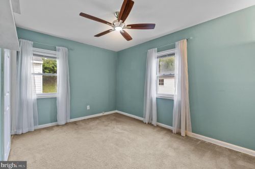 45 Robinson Dr, New Castle DE 19720-1915 exterior