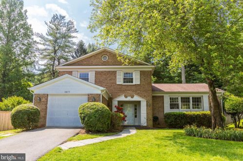 1477 Dunster Ln, Rockville, MD 20854-6108