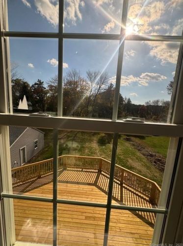 77 Prospect Hill Rd, Windsor CT  06095-1642 exterior