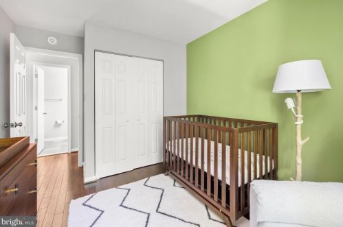 1956 Vly Ter, Washington DC 20032-4626 exterior