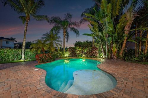 17894 Monte Vis Dr, Boca Raton FL 33496-1057 exterior
