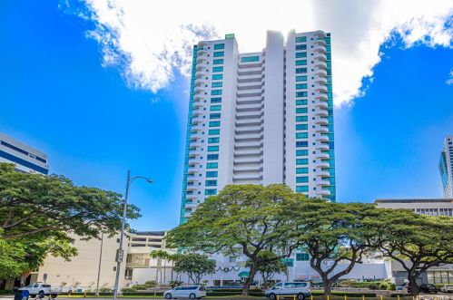 1341 Kapiolani Blvd, Honolulu HI  96814-4530 exterior