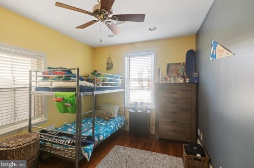 205 Carpenter St, Philadelphia PA 19146-2516 exterior