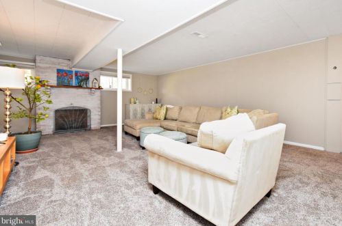 3010 Marl Pat Dr, Alexandria VA 22310-2219 exterior